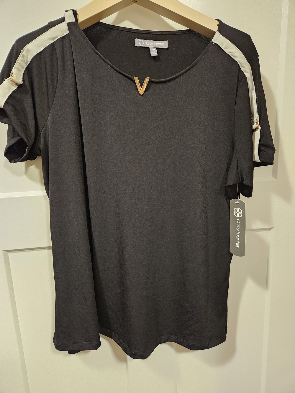 daisy fuentes Black Short Sleeve Top with White Shoulder Stripes